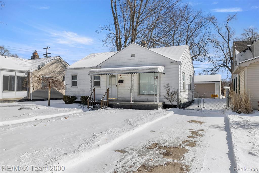 5876 KINMORE Street, Dearborn Heights, MI 48127 — front exterior