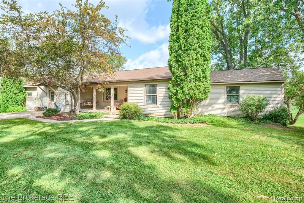 8439 Burpee Road, Grand Blanc, MI 48439 — front exterior