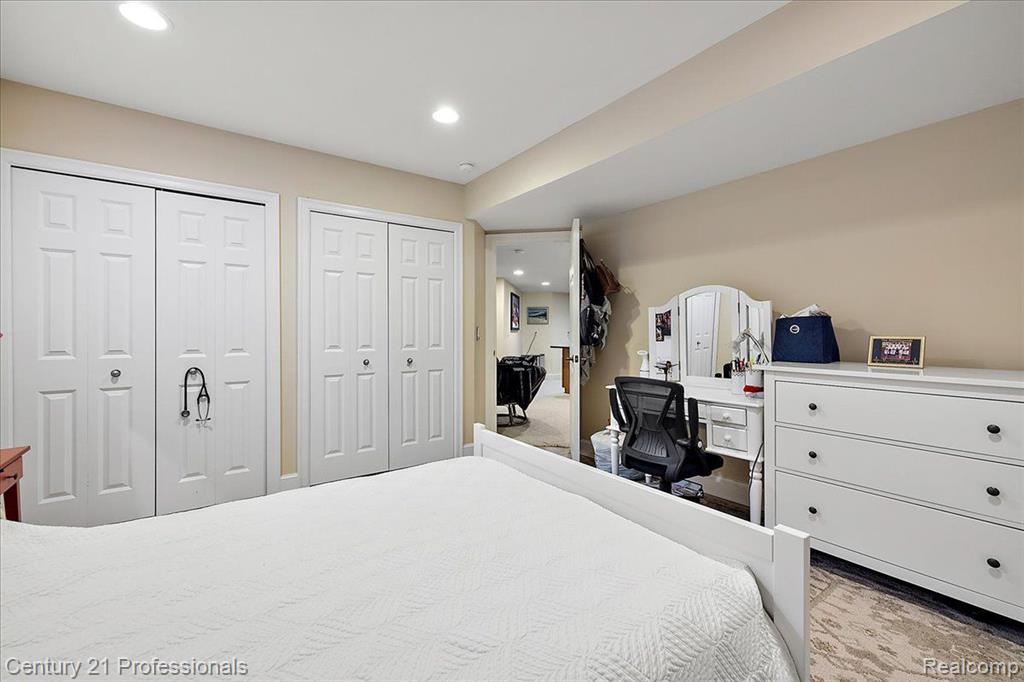 4735 OAKHURST RIDGE Road, Clarkston, MI 48348 — Photo 58