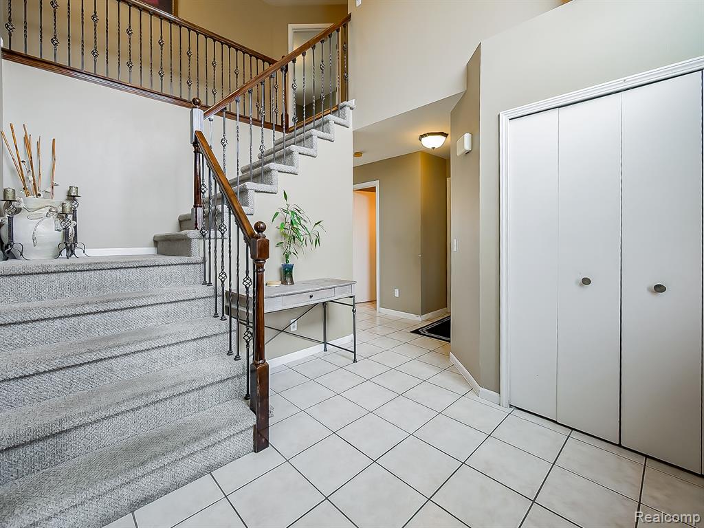 48199 Lafayette Drive, Macomb, MI 48044 — Photo 6