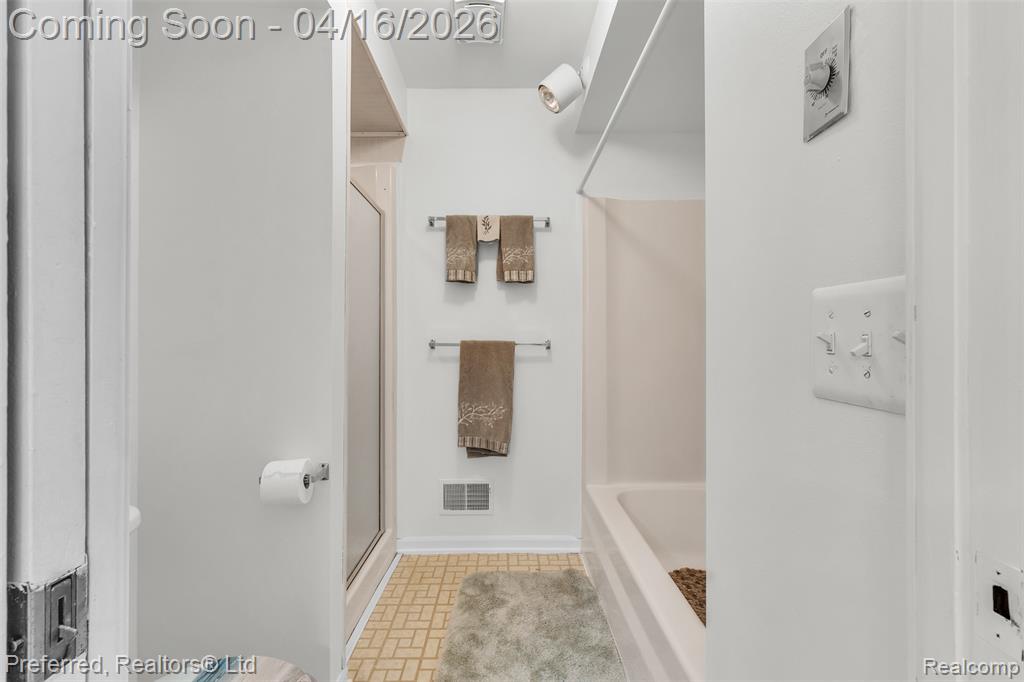 3525 Whitfield Drive, Waterford, MI 48329 — Photo 43