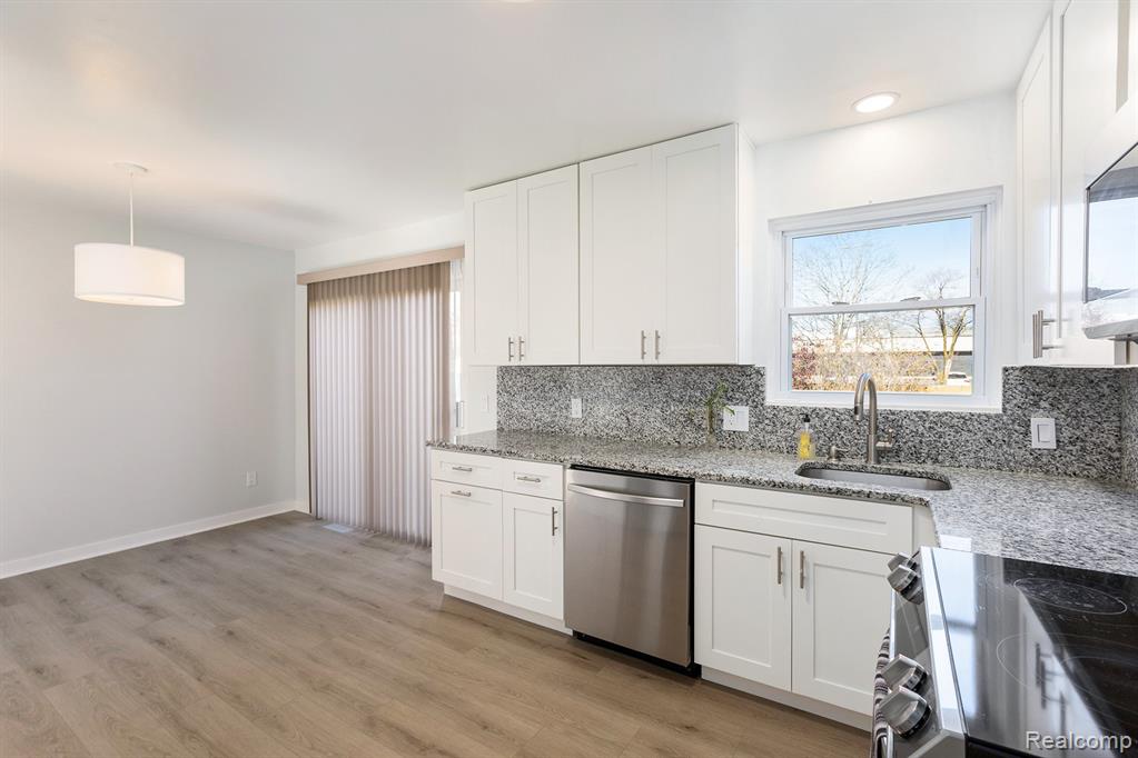 43726 Stuart Drive, Canton, MI 48187 — Photo 11