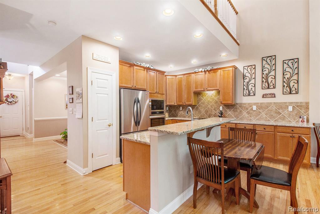 49674 Timber Trail, Novi, MI — Photo 8