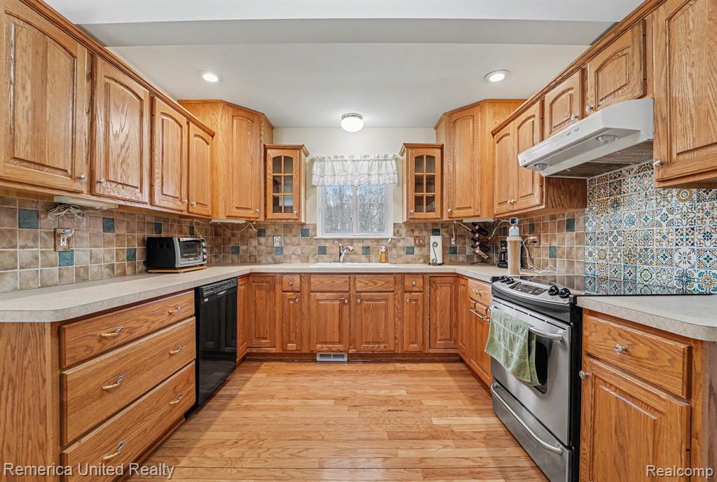 11796 Post Lane, South Lyon, MI 48178 — Photo 11