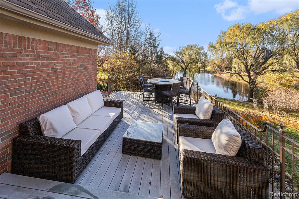 6997 Oakhurst Ridge Road, Clarkston, MI 48348 — Photo 2