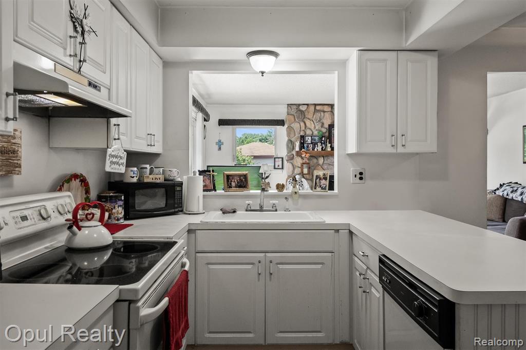 1218 Barchester Street, Westland, MI 48186 — Photo 14