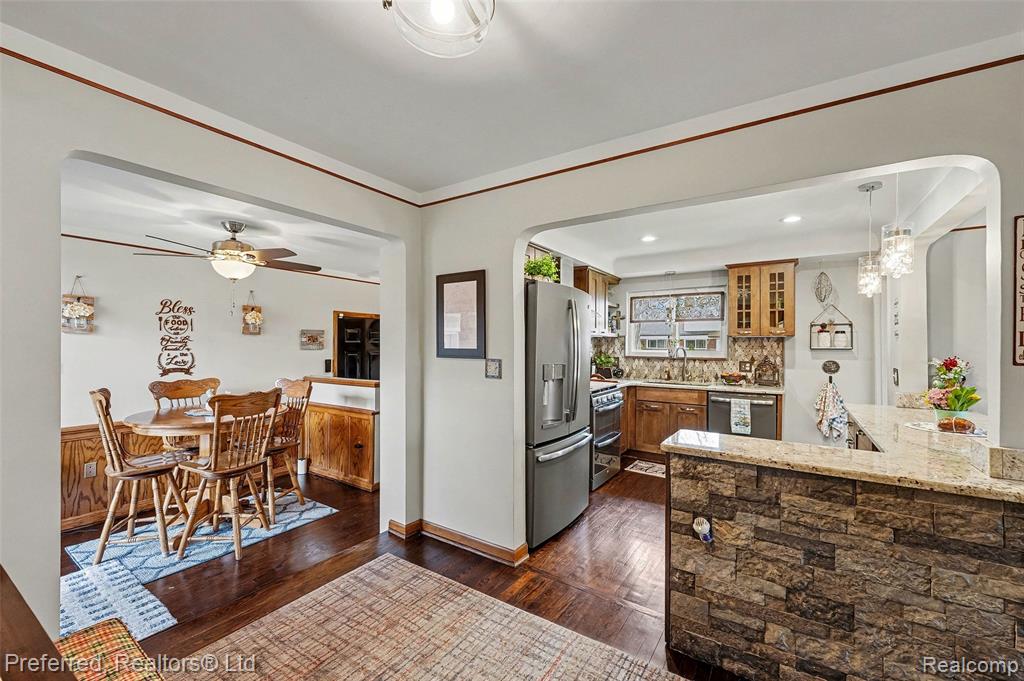 7710 Lear Court, Westland, MI — Photo 10