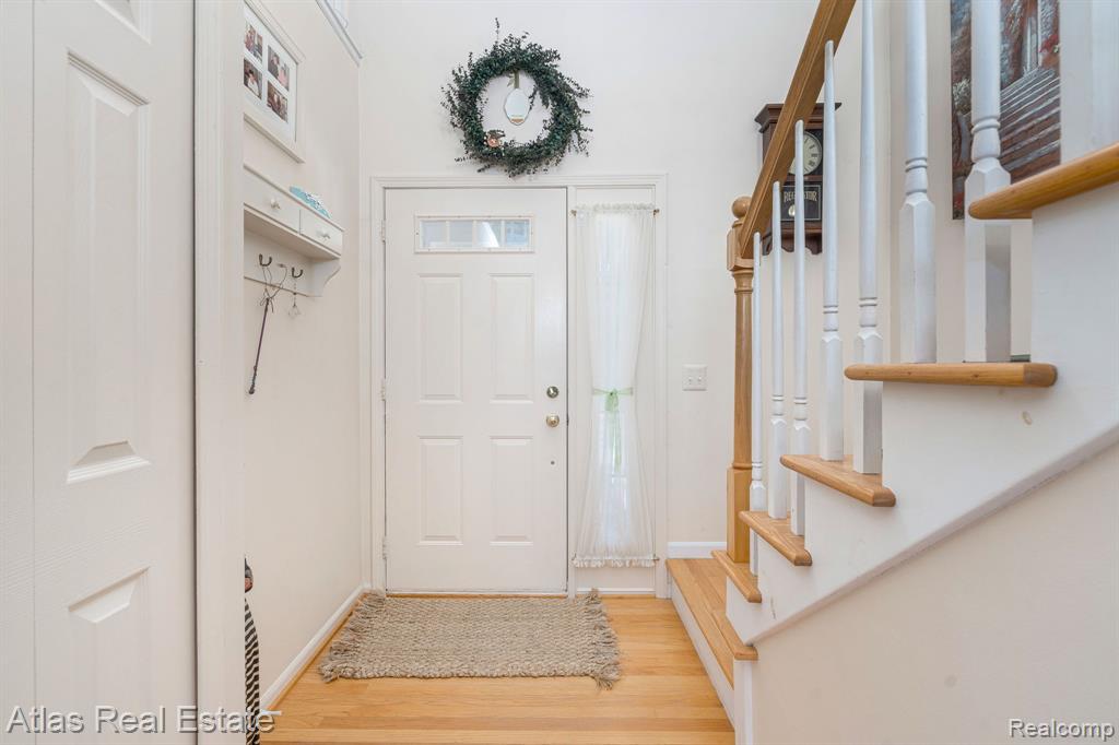 10235 Park Drive, Goodrich Vlg, MI — Photo 9