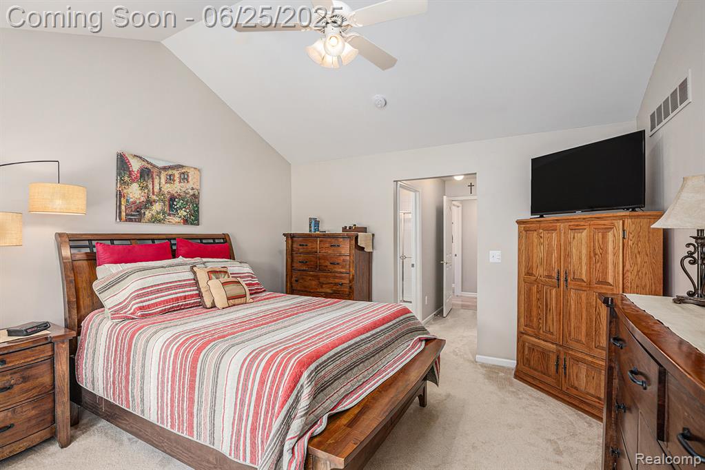 50062 LEXINGTON Avenue E, Shelby Twp, MI 48317 — Photo 8