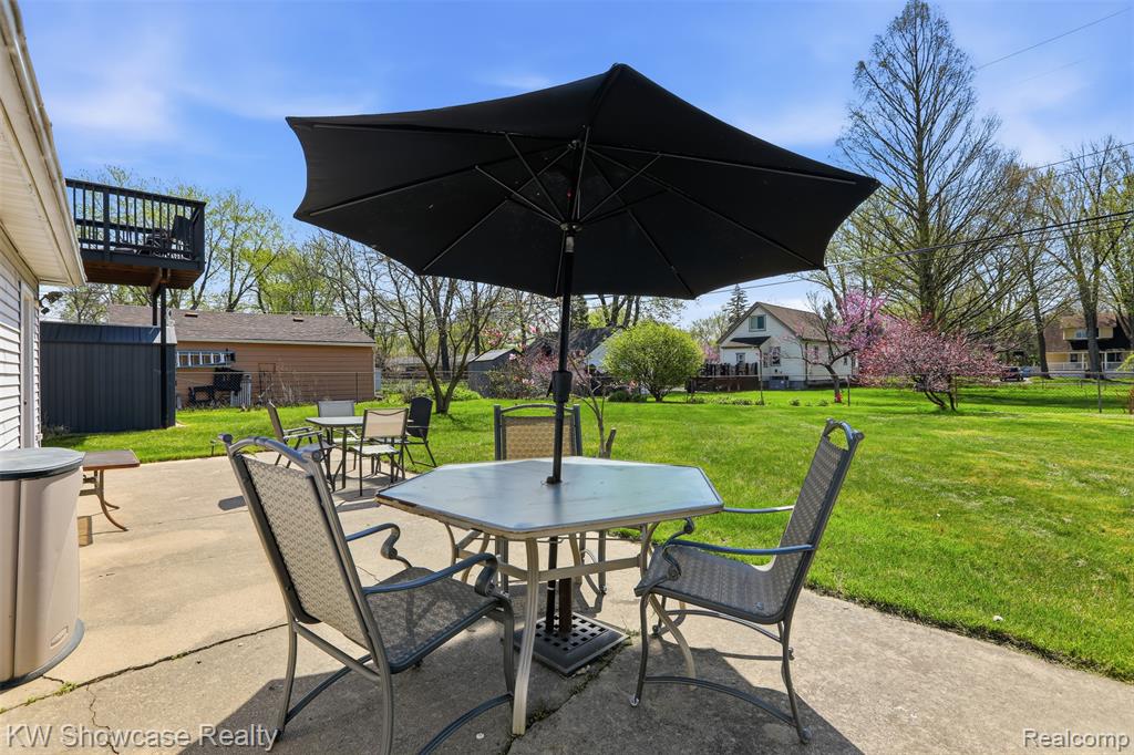 25715 Norfolk Street, Dearborn Heights, MI 48125 — Photo 27