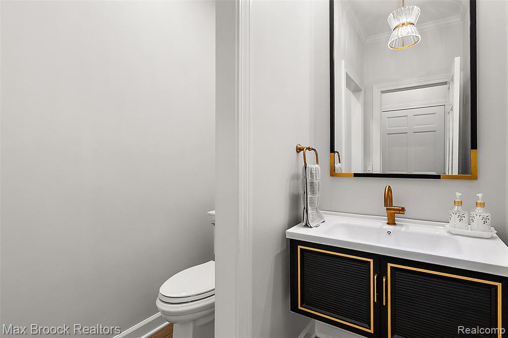945 Wellsley Court, Bloomfield Hills, MI 48304 — Photo 8