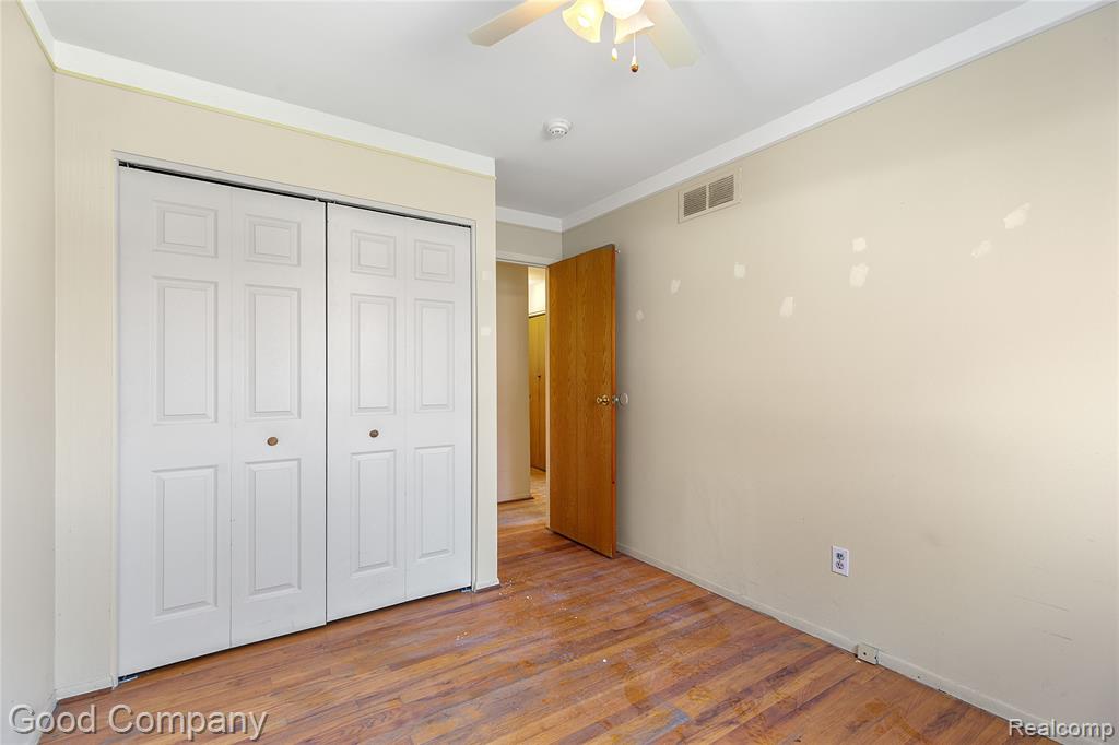 22048 Hampton Court, Woodhaven, MI 48183 — Photo 20
