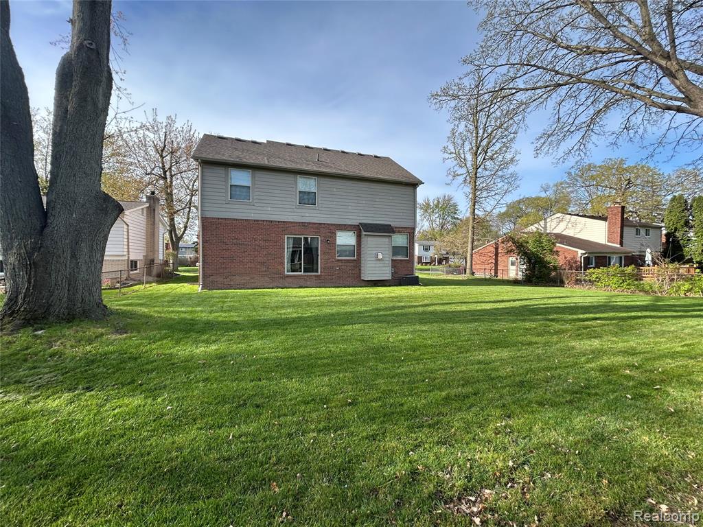 23507 King Drive, Clinton Twp, MI 48035 — Photo 27