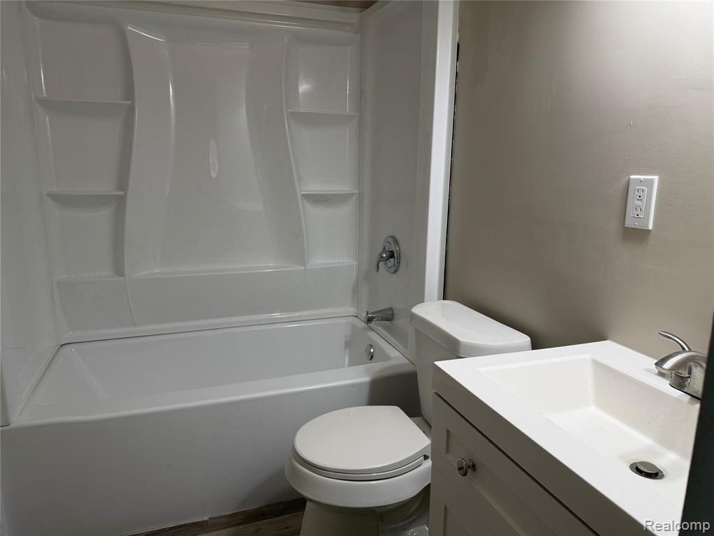 808 Division Street, Owosso, MI 48867 — Photo 12