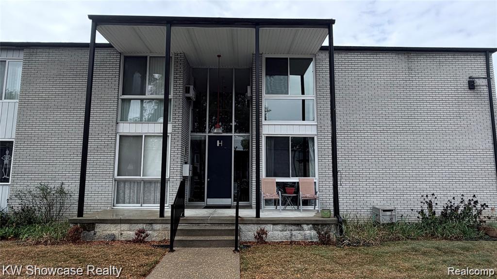 4030 13 mile, Royal Oak, MI 48073