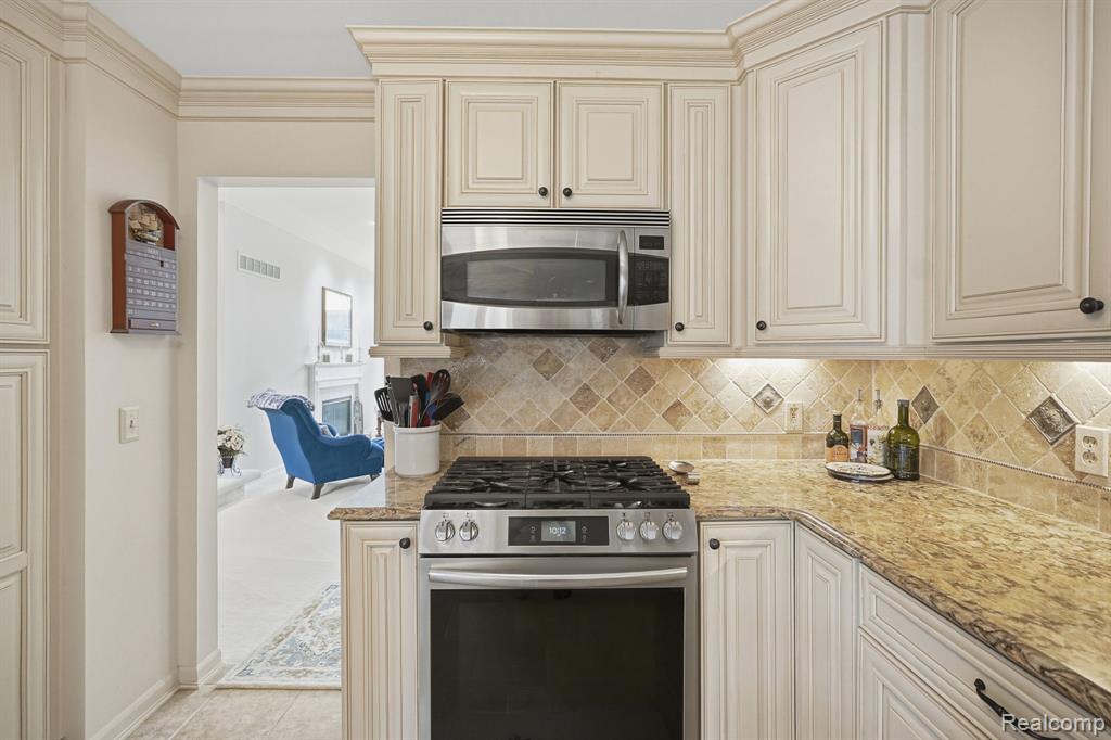 42626 Christina Drive, Sterling Heights, MI 48313 — Photo 20