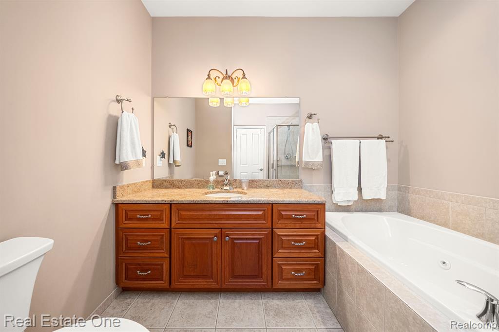 565 ANDOVER Court, Rochester Hills, MI 48306 — Photo 21