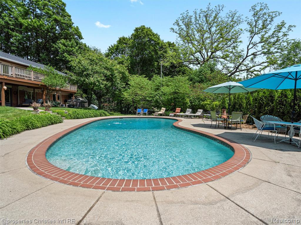 4383 Pine Tree Trail, Bloomfield Hills, MI 48302 — Photo 9