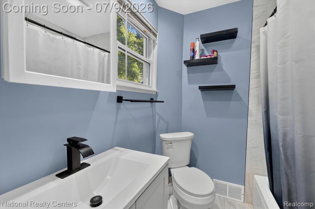 4714 Monterey Avenue, Clarkston, MI 48348 — Photo 19