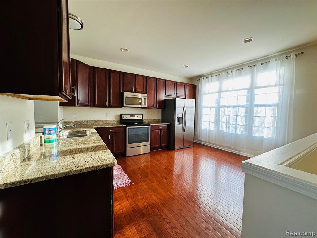 44561 GWINNETT Loop, Novi, MI — Photo 8