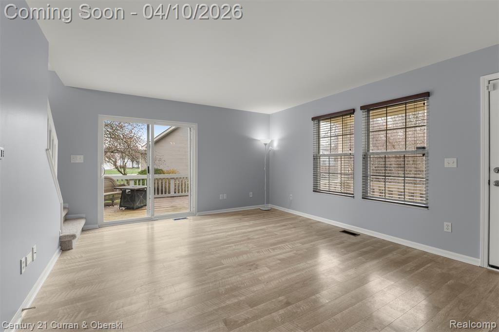 8045 Colonial Lane, Ypsilanti, MI 48198 — Photo 8