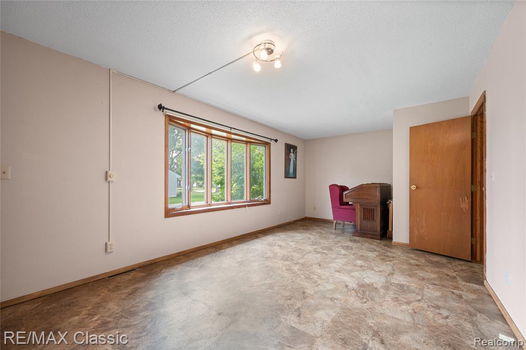 594 Maple Vista Street, Imlay City, MI 48444 — Photo 11