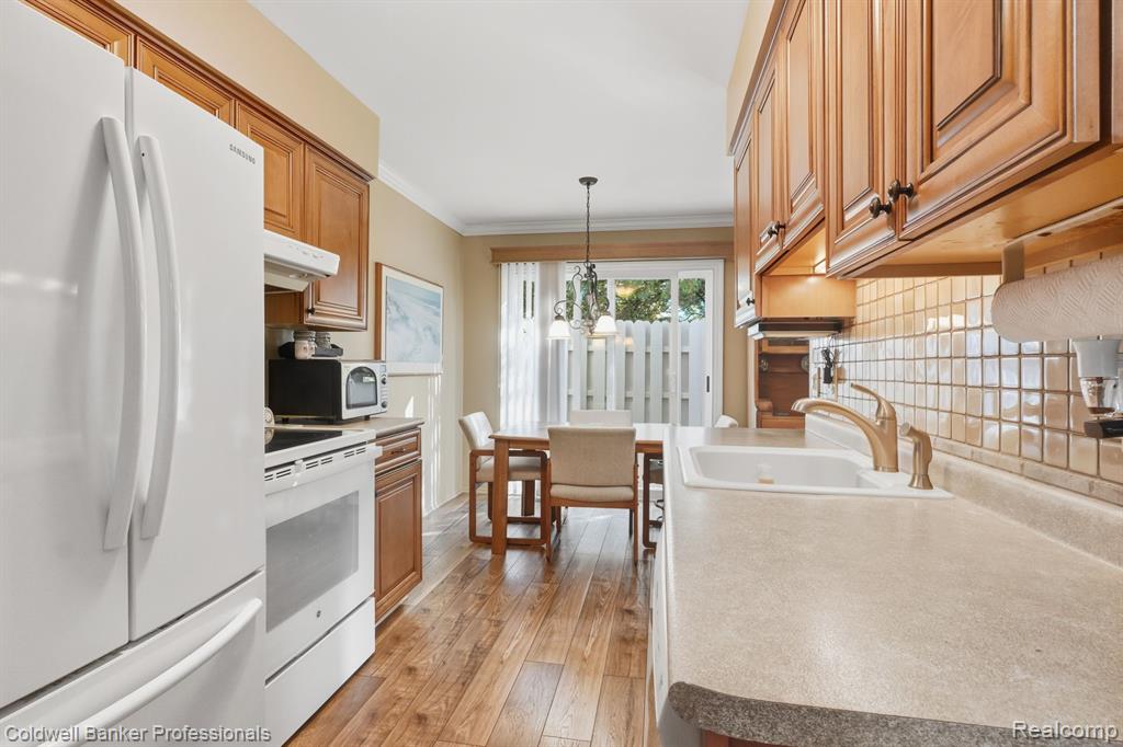 2038 Hidden Meadows Drive, 75, Walled Lake, MI 48390 — Photo 9