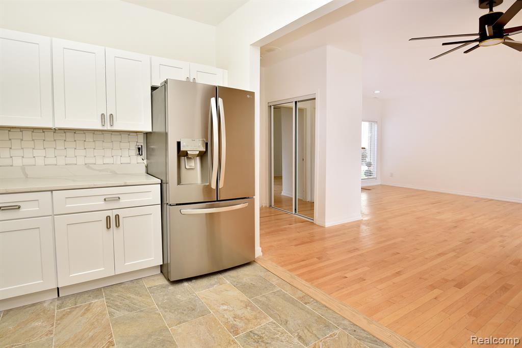 29439 LAUREL Drive, Farmington Hills, MI 48331 — Photo 14