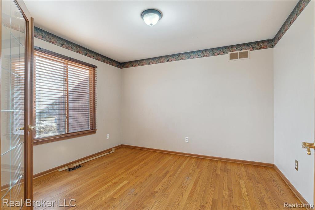 47095 STONY BROOK Drive, Macomb, MI 48044 — Photo 8