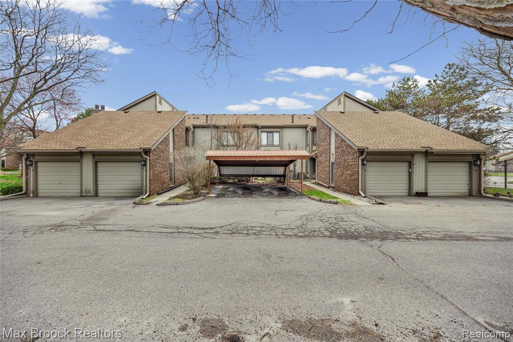 7443 Brynmawr Court, West Bloomfield, MI — Photo 41