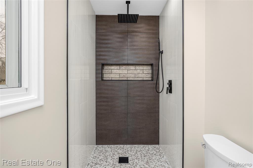 32363 Olde Franklin Drive, Farmington, MI, 48334