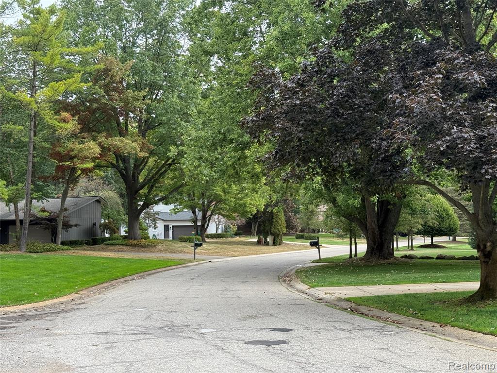 5540 Bostall Woods Drive, Rochester, MI 48306 — Photo 8