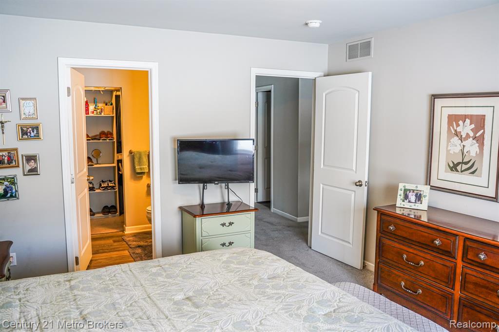 5424 Pintail Court, Burton, MI 48509 — Photo 9