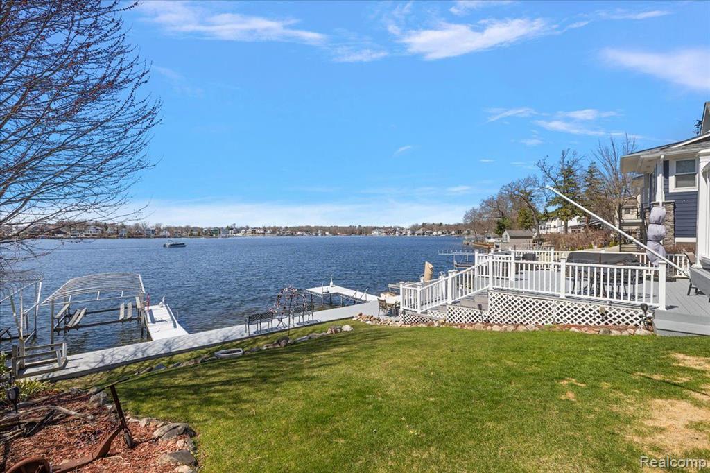 16 S NORTH SHORE Drive, Lake Orion, MI 48362 — Photo 12