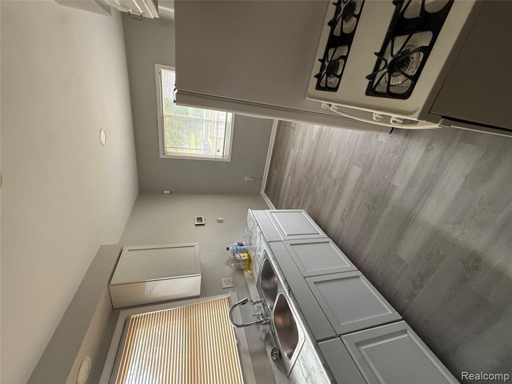 8220 Marlowe Street, Detroit, MI 48228 — Photo 4