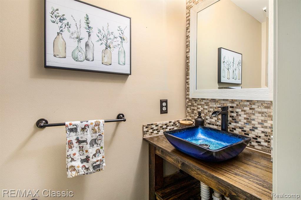 8789 El Dorado Drive, White Lake, MI — Photo 13