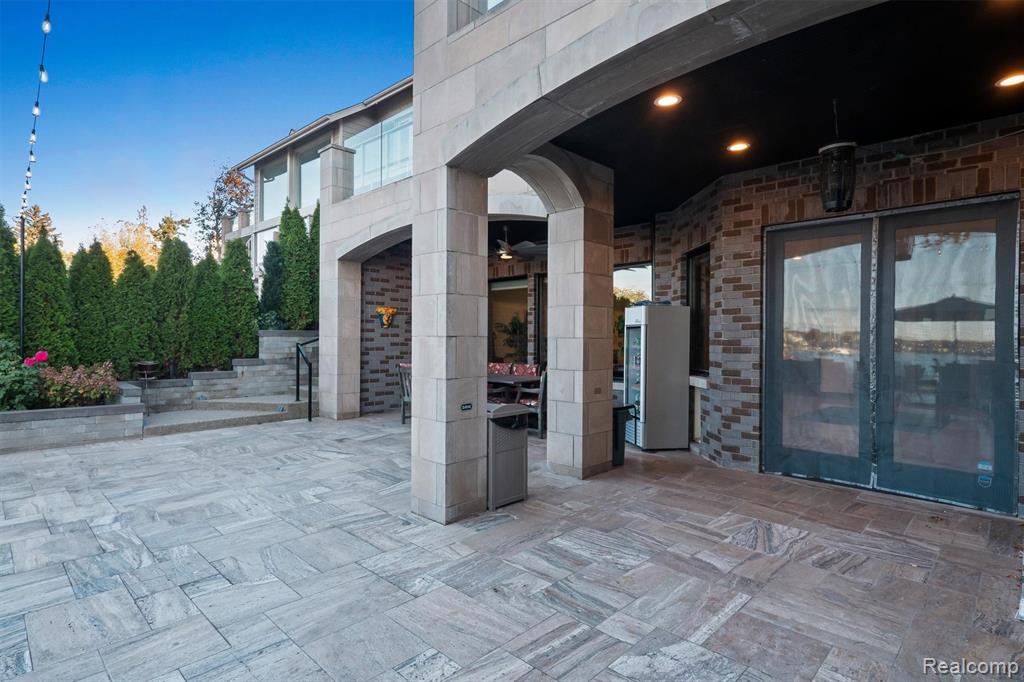 2390 Walnut Lake Road, West Bloomfield, MI 48323 — Photo 37