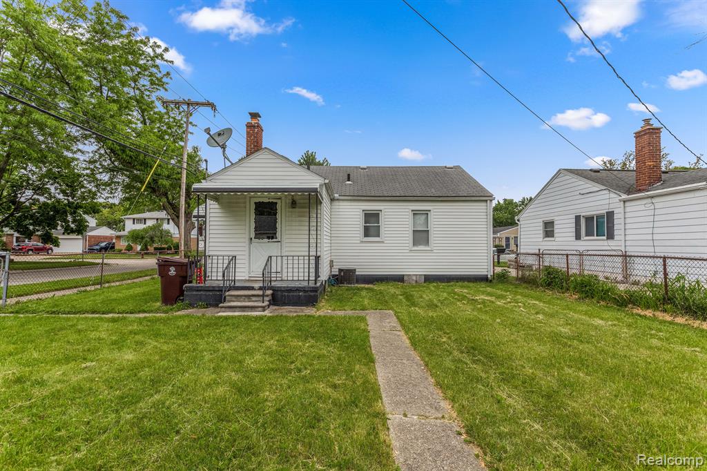 8306 HELEN, Center Line, MI 48015 — Photo 24