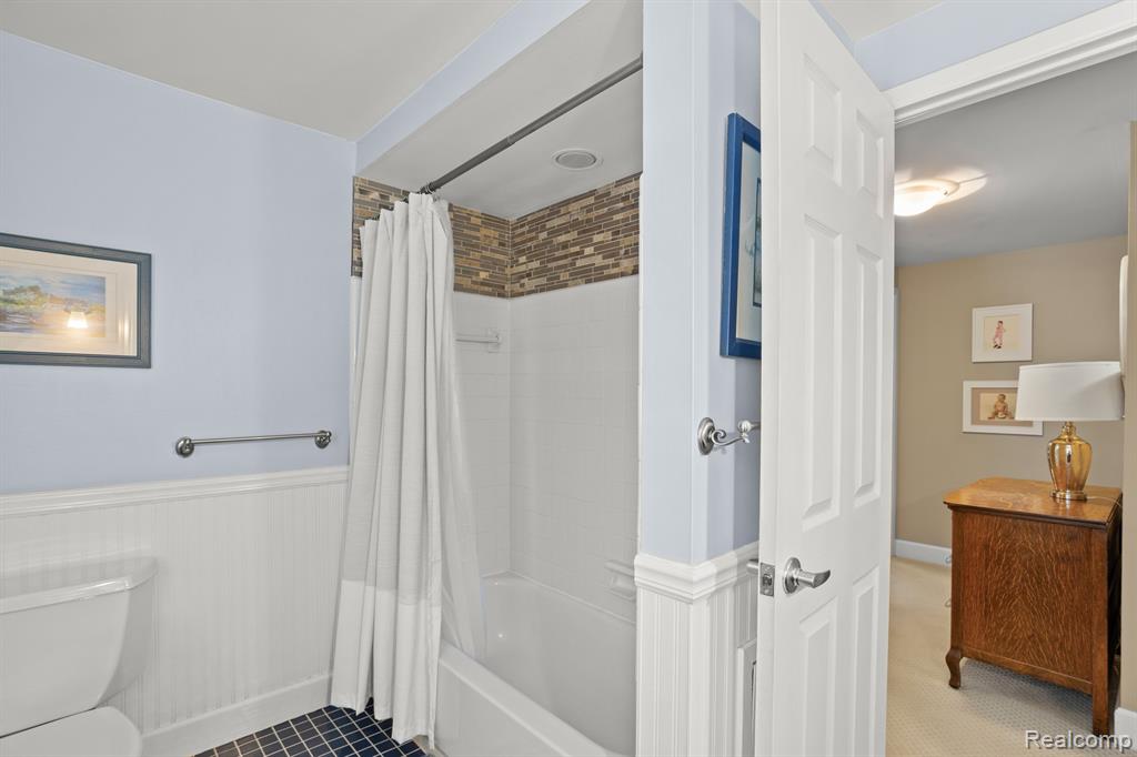 5551 NORTHCOTE, West Bloomfield, MI — Photo 29