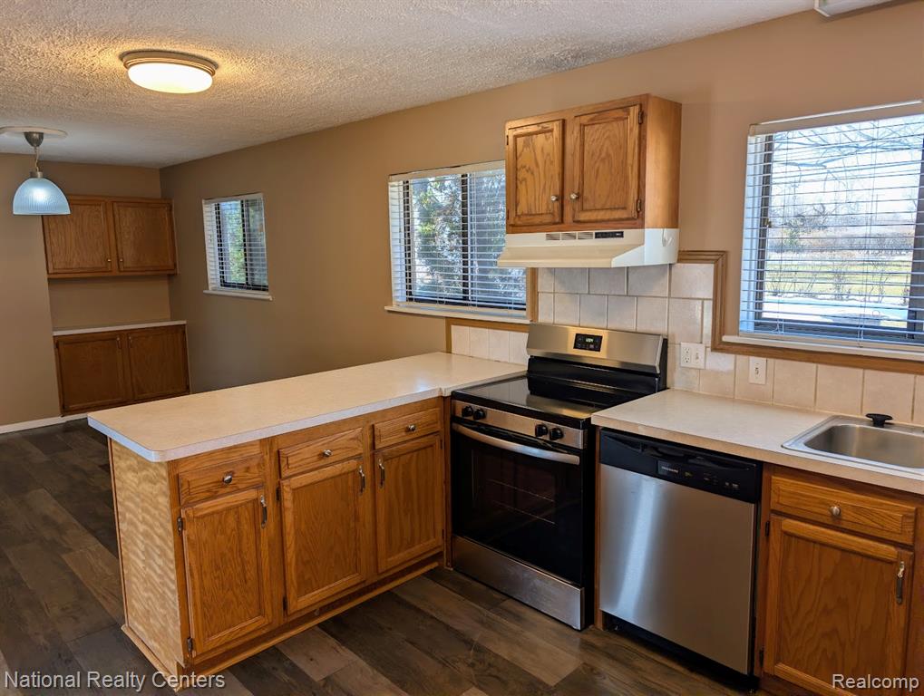 8849 Merriman Road, Livonia, MI 48150 — Photo 5