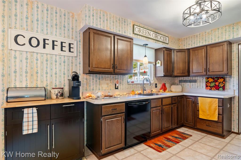 5334 Dunster Road, Grand Blanc, MI 48439 — Photo 15