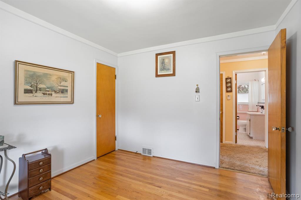 504 E LA SALLE Avenue, Royal Oak, MI 48073 — Photo 15