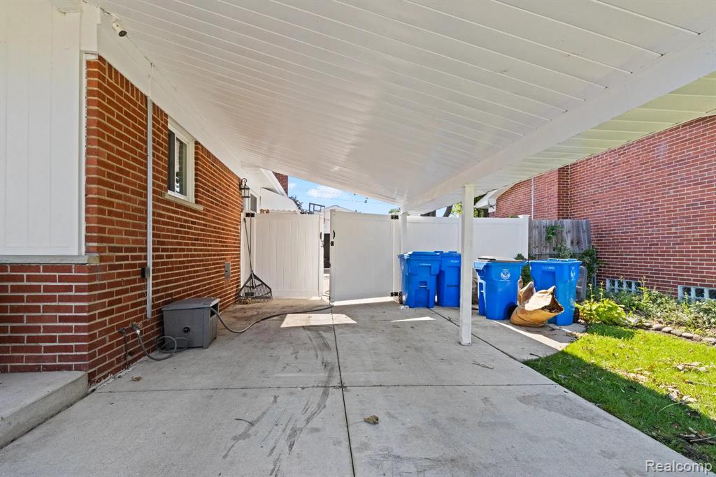 6151 Coolidge Street, Dearborn Heights, MI 48127 — Photo 9