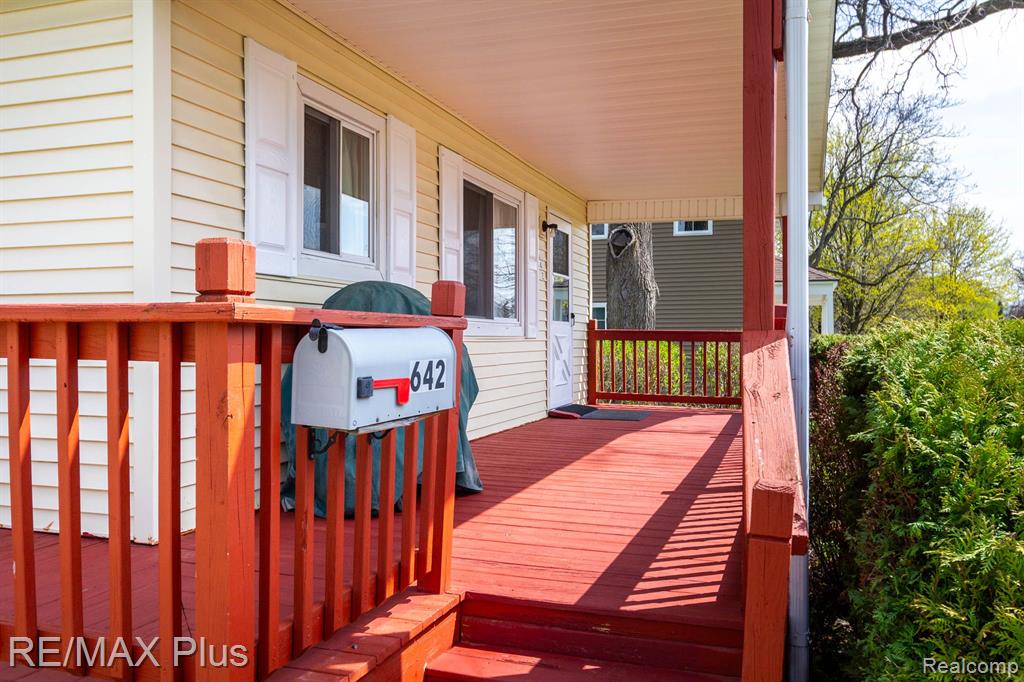 642 TURRILL Avenue, Lapeer, MI 48446 — Photo 4