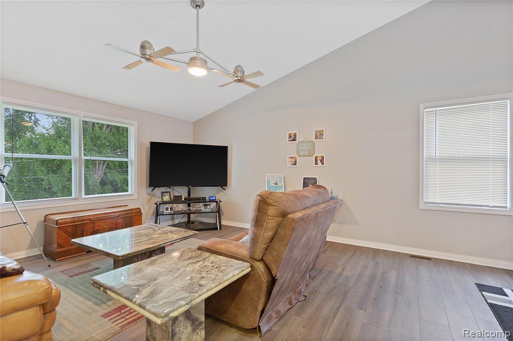 39650 Macomber Street, Harrison Township, MI — Photo 22
