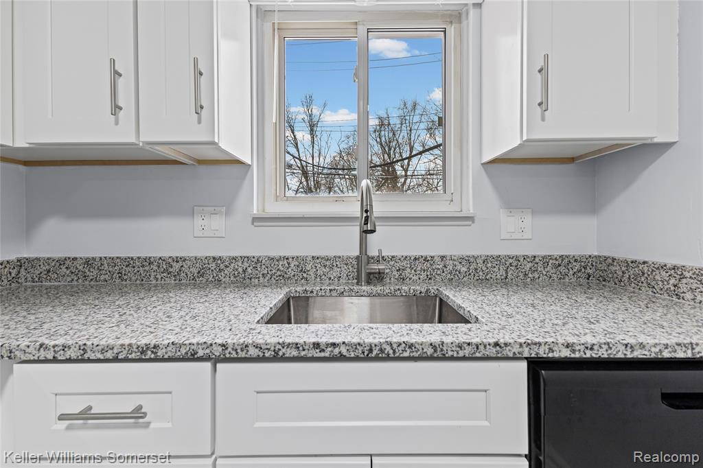 4345 Crooks Road, 26, Royal Oak, MI 48073 — Photo 14