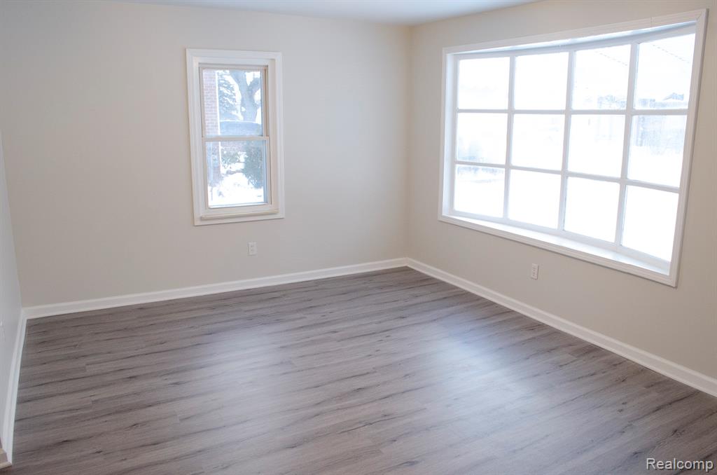 5850 Deering Street, Garden City, MI — Photo 11