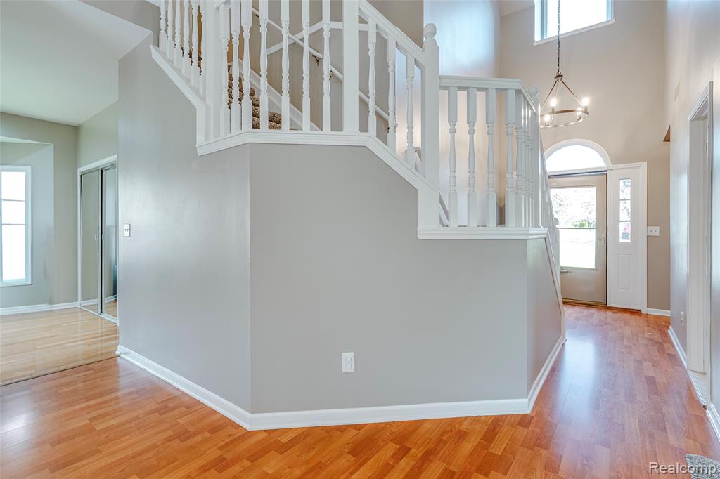 461 Alexander Drive, Commerce Twp, MI 48390 — Photo 28