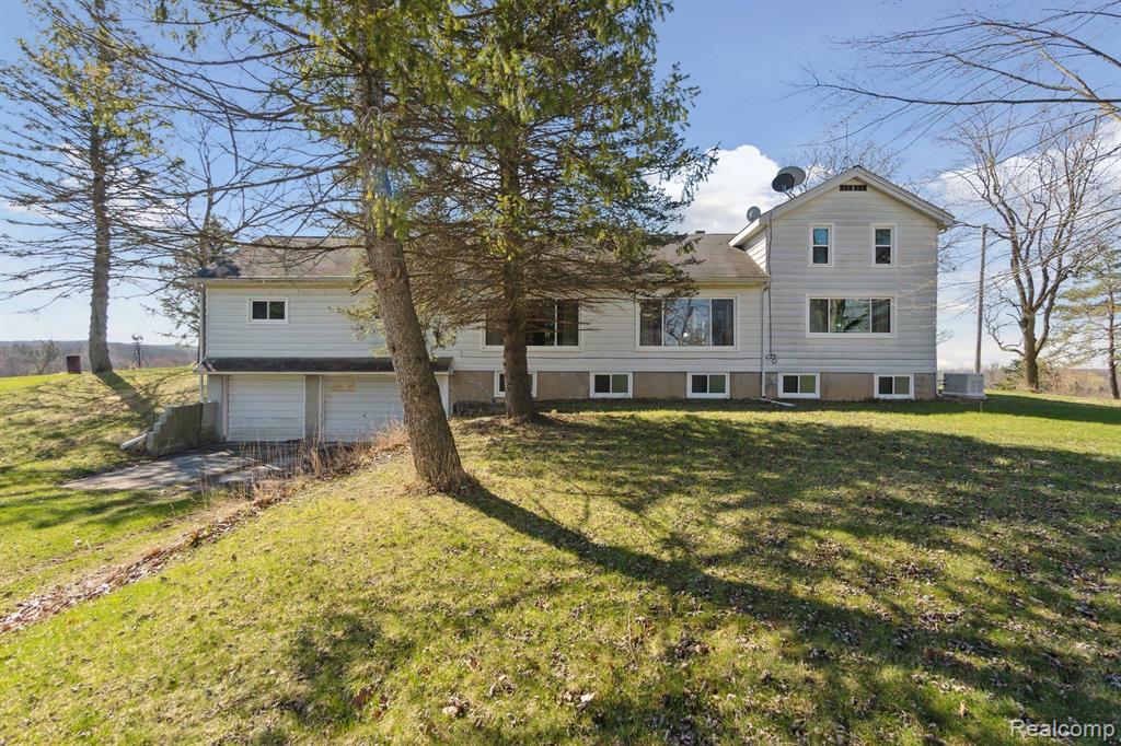 5821 SAWMILL LAKE Road, Ortonville, MI 48462 — Photo 17