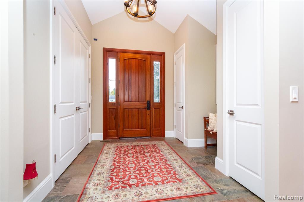 302 Tanview Drive, Oxford, MI, 48371